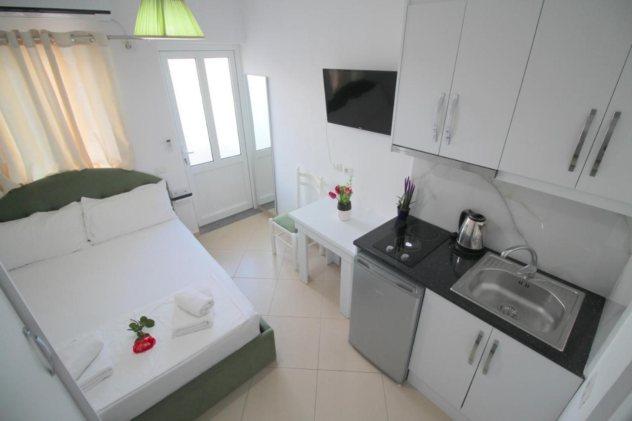 Emerald Inn Ksamil Eksteriør billede