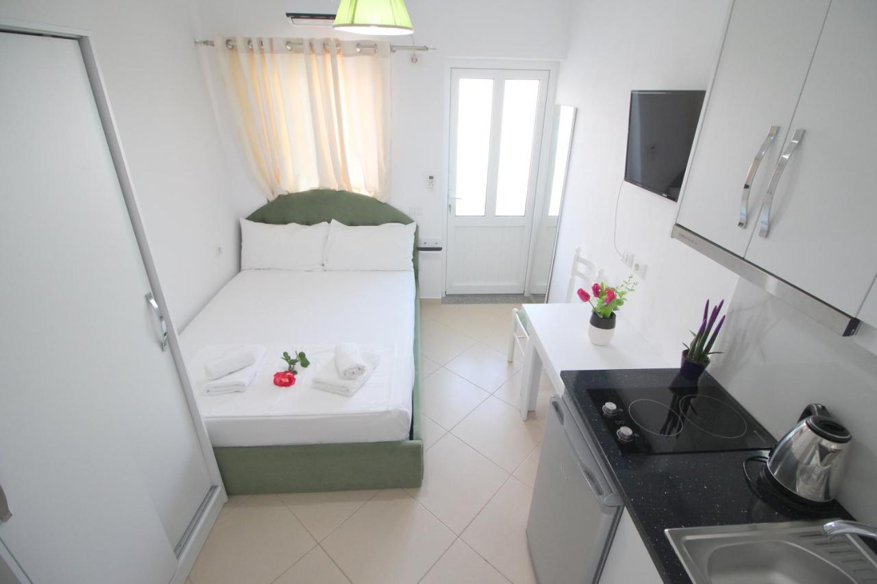 Emerald Inn Ksamil Eksteriør billede