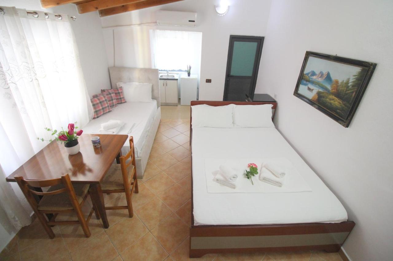 Emerald Inn Ksamil Eksteriør billede