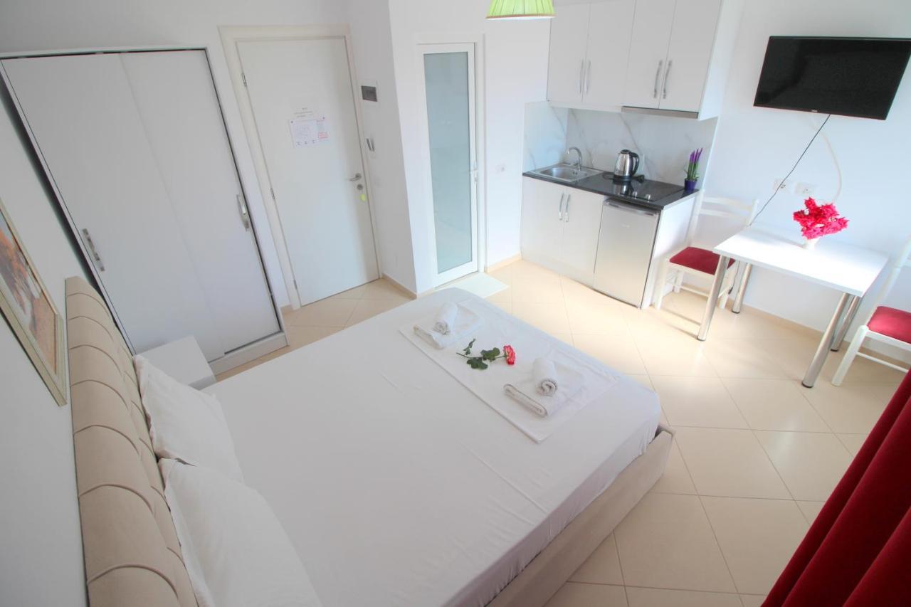 Emerald Inn Ksamil Eksteriør billede