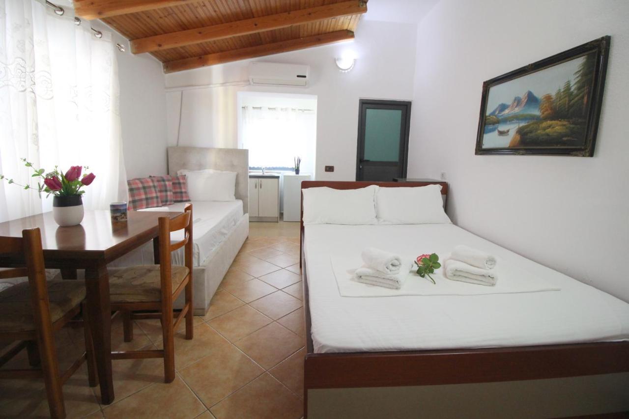 Emerald Inn Ksamil Eksteriør billede